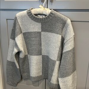 Splendid Gray and Cream Checkered Sweater